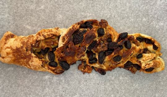 3. Hojaldre con nueces y pasas